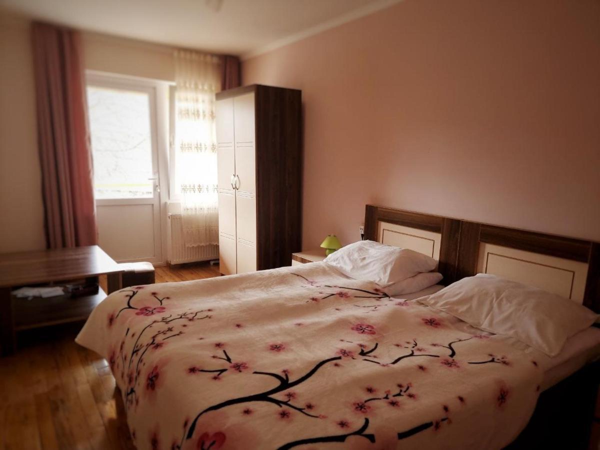 Girgola Bed & Breakfast เมสเตีย ภายนอก รูปภาพ